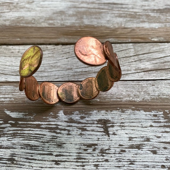 Vintage 80s penny bracelet cuff, size 7.5” - Picture 8 of 16